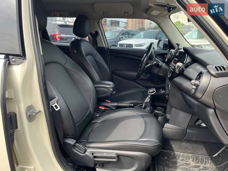 Хетчбек MINI Hatch 2014 в Києві