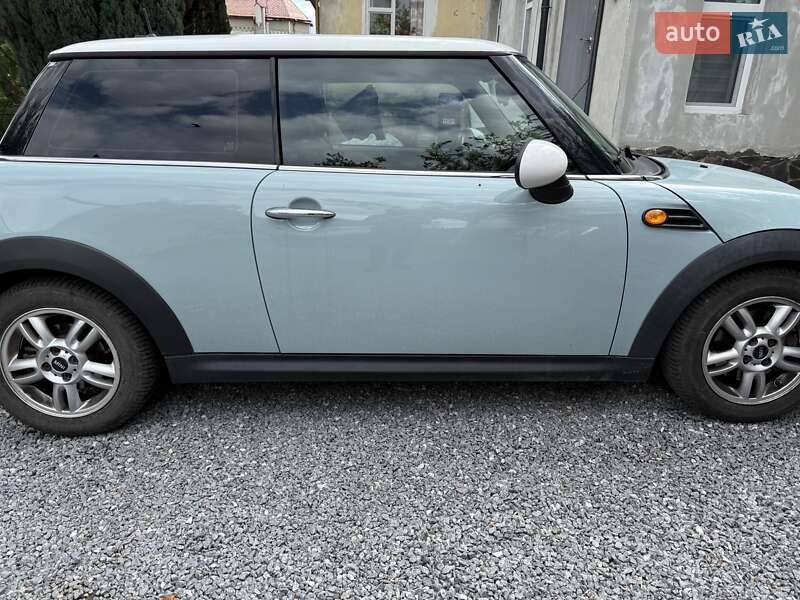 Хетчбек MINI Hatch 2013 в Львові