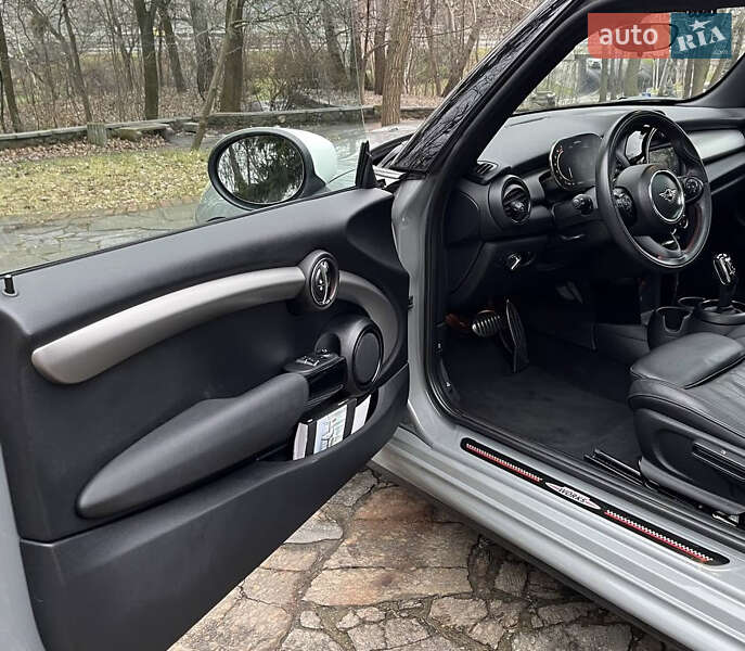 Хетчбек MINI Hatch 2020 в Києві