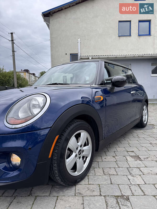 Хетчбек MINI Hatch 2016 в Івано-Франківську