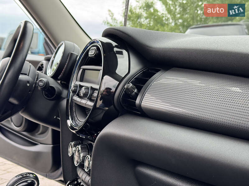 Хетчбек MINI Hatch 2016 в Івано-Франківську