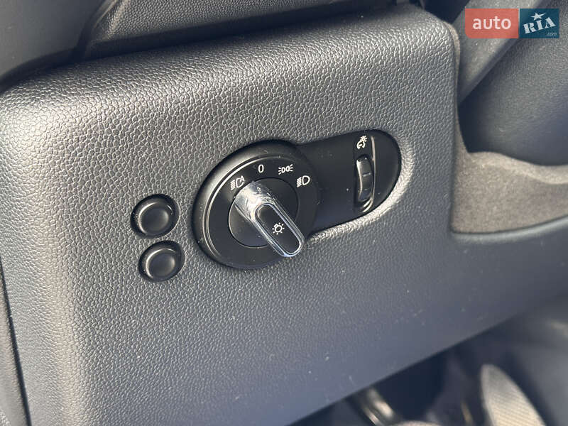 Хетчбек MINI Hatch 2016 в Івано-Франківську