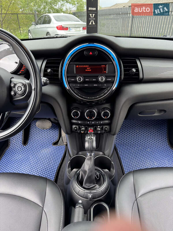 Хетчбек MINI Hatch 2016 в Івано-Франківську