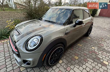 Хетчбек MINI Hatch 2018 в 