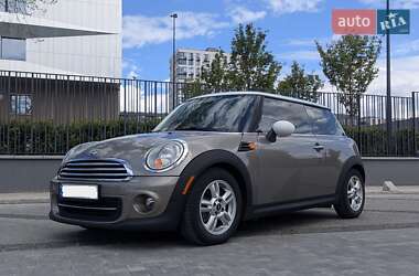 Хэтчбек MINI Hatch 2013 в Киеве