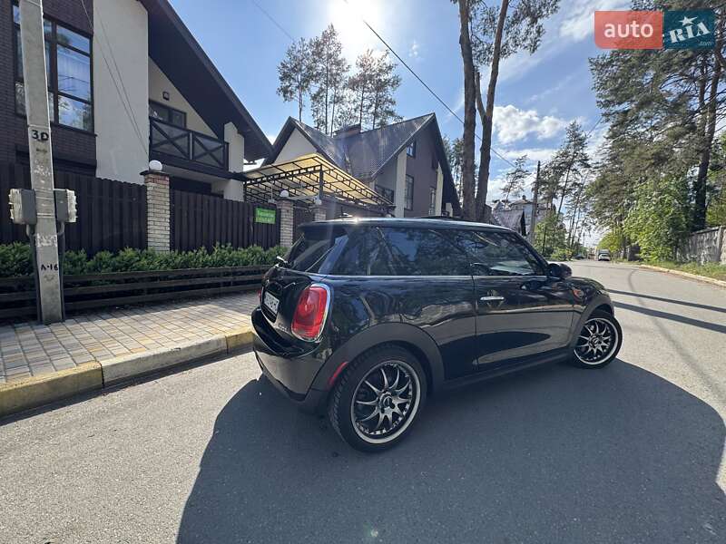 Хэтчбек MINI Hatch 2016 в Киеве