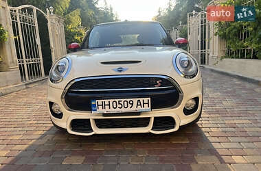 Хетчбек MINI Hatch 2017 в 