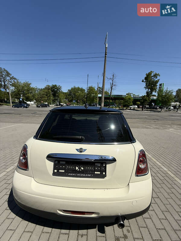 Хетчбек MINI Hatch 2012 в Києві