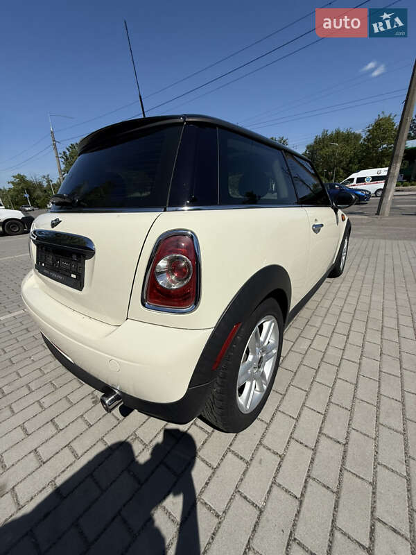 Хетчбек MINI Hatch 2012 в Києві