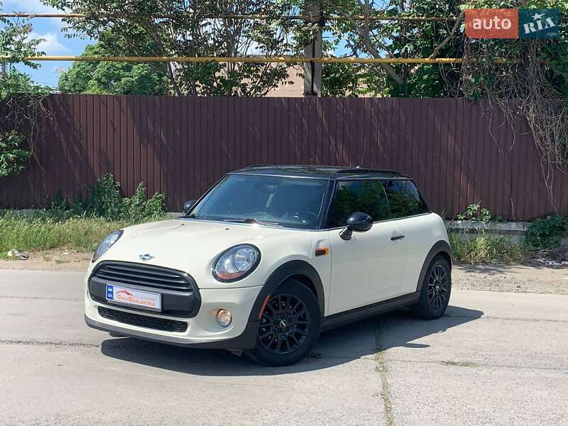 Хетчбек MINI Hatch 2014 в 