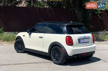 Хетчбек MINI Hatch 2014 в 