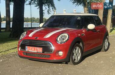 Хэтчбек MINI Hatch 2015 в Киеве