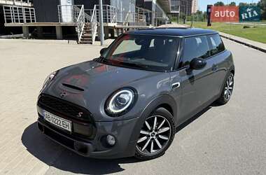 Хэтчбек MINI Hatch 2018 в Киеве