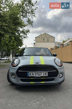 Хэтчбек MINI Hatch 2016 в Киеве