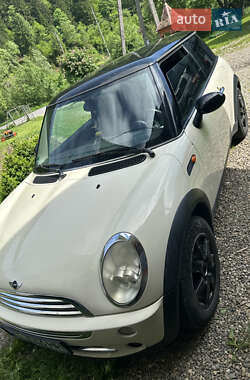 Хэтчбек MINI Hatch 2004 в 