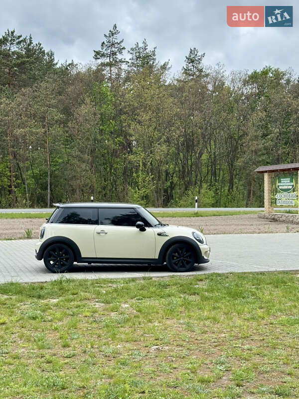 Хетчбек MINI Hatch 2010 в Києві