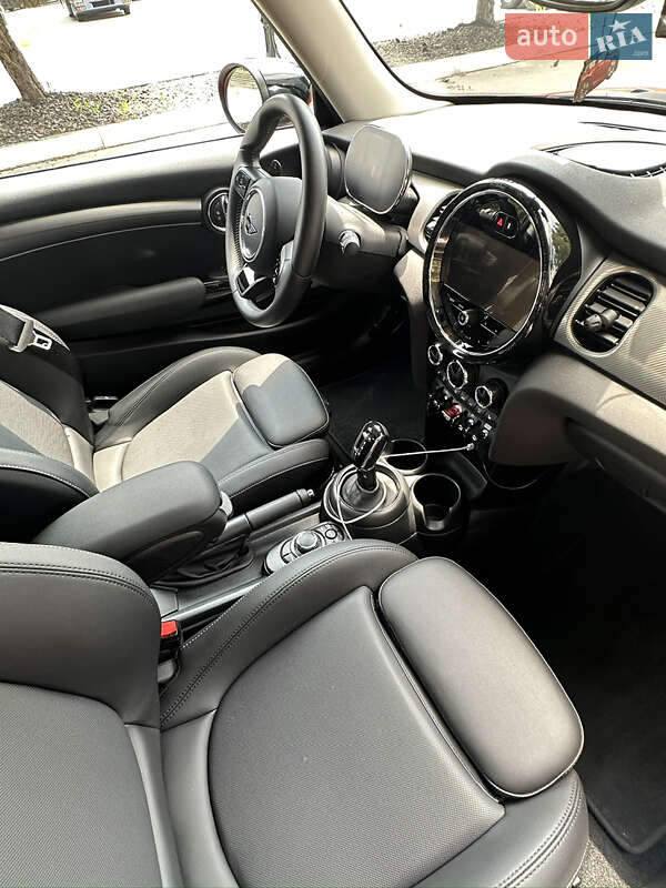 Хетчбек MINI Hatch 2023 в Києві