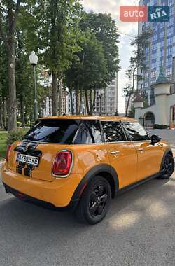 Хетчбек MINI Hatch 2015 в 
