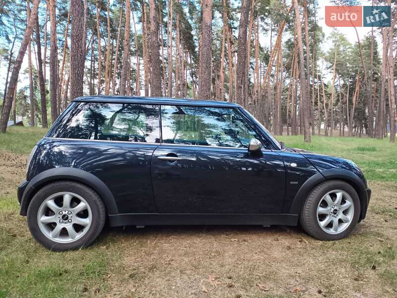 Хэтчбек MINI Hatch 2005 в Ахтырке