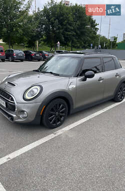 Хетчбек MINI Hatch 2019 в Києві