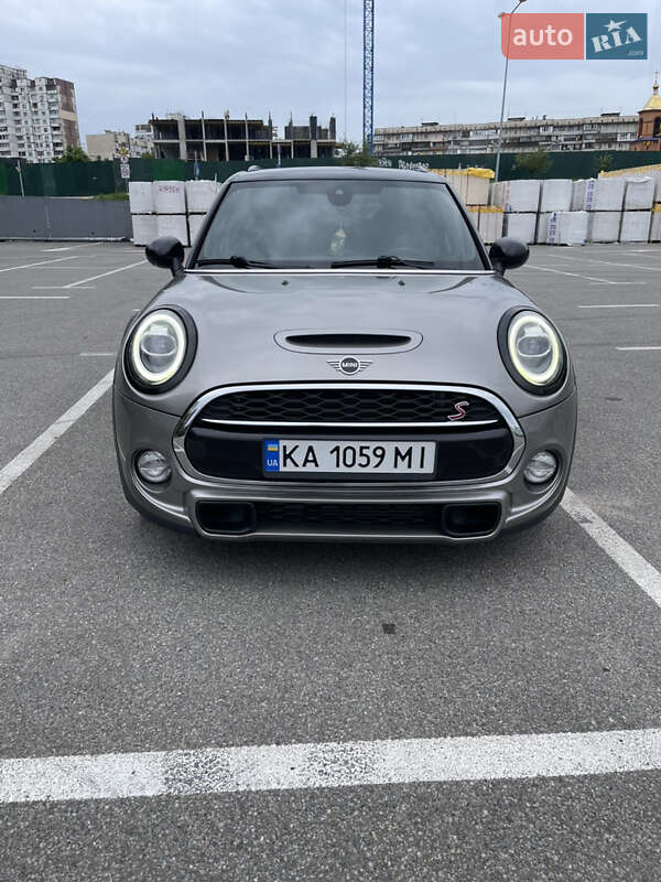 Хэтчбек MINI Hatch 2019 в Киеве