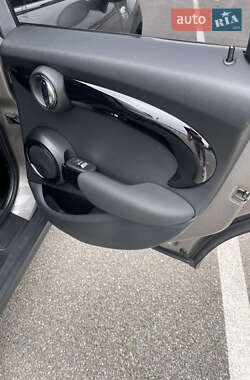 Хэтчбек MINI Hatch 2019 в Киеве