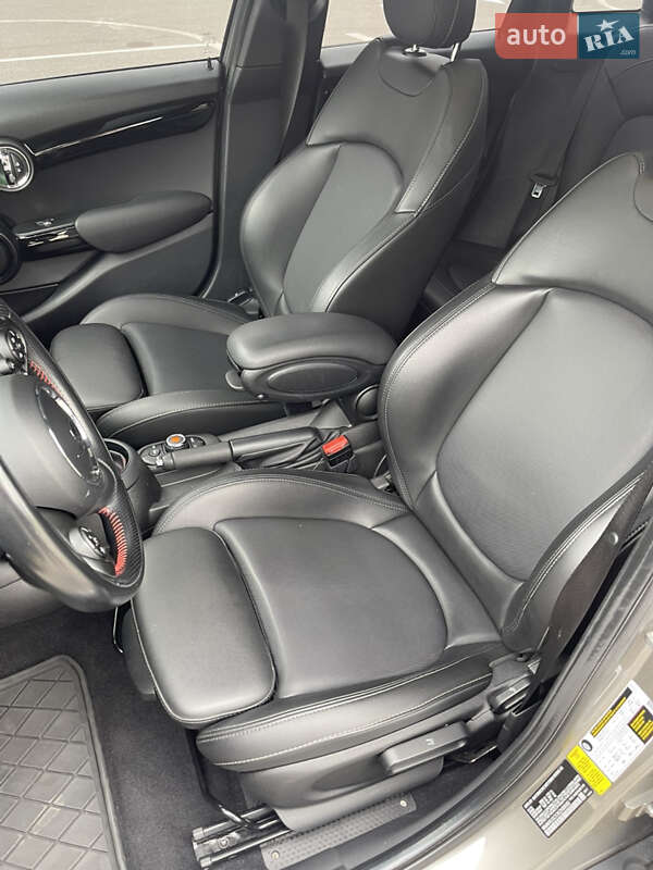 Хэтчбек MINI Hatch 2019 в Киеве