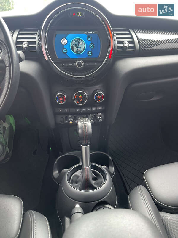 Хэтчбек MINI Hatch 2019 в Киеве