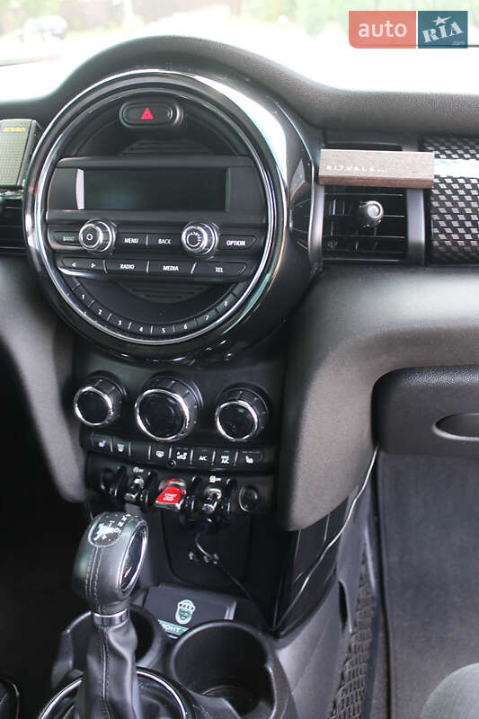 Хэтчбек MINI Hatch 2015 в Полтаве