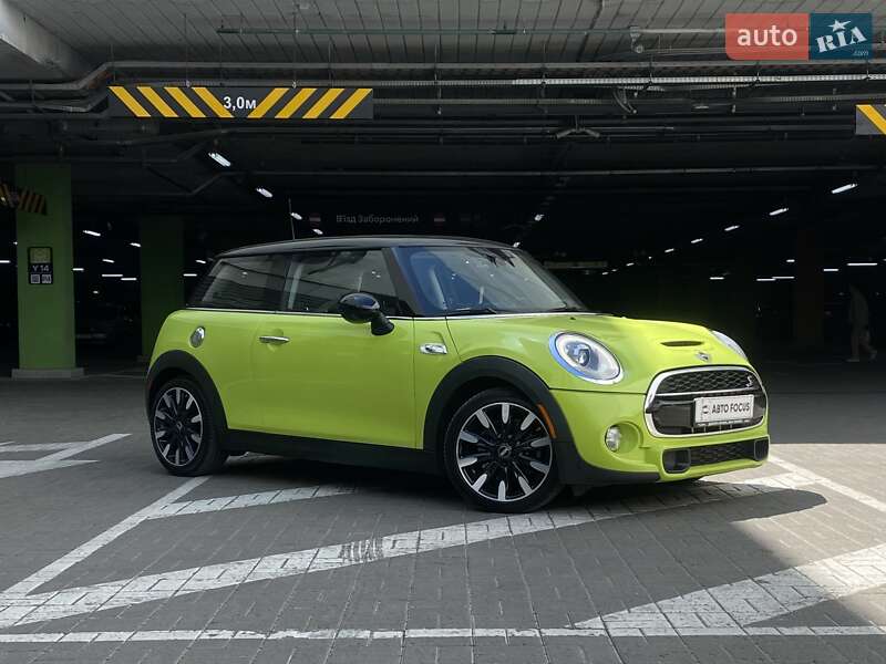 Хэтчбек MINI Hatch 2014 в Киеве