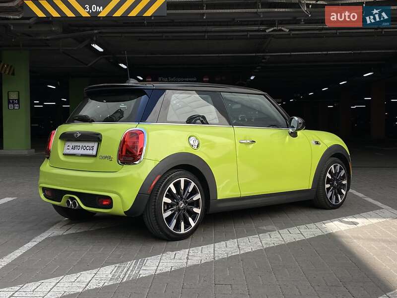 Хэтчбек MINI Hatch 2014 в Киеве