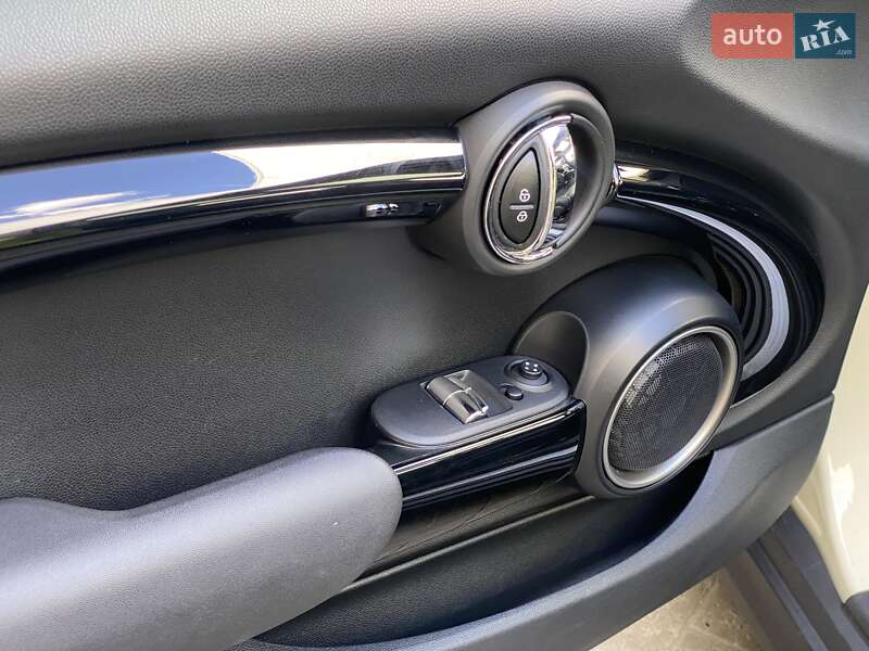 Хэтчбек MINI Hatch 2014 в Киеве