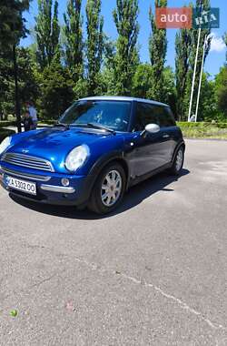 MINI ONE 2004