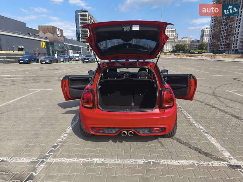 Хетчбек MINI Hatch 2018 в Києві