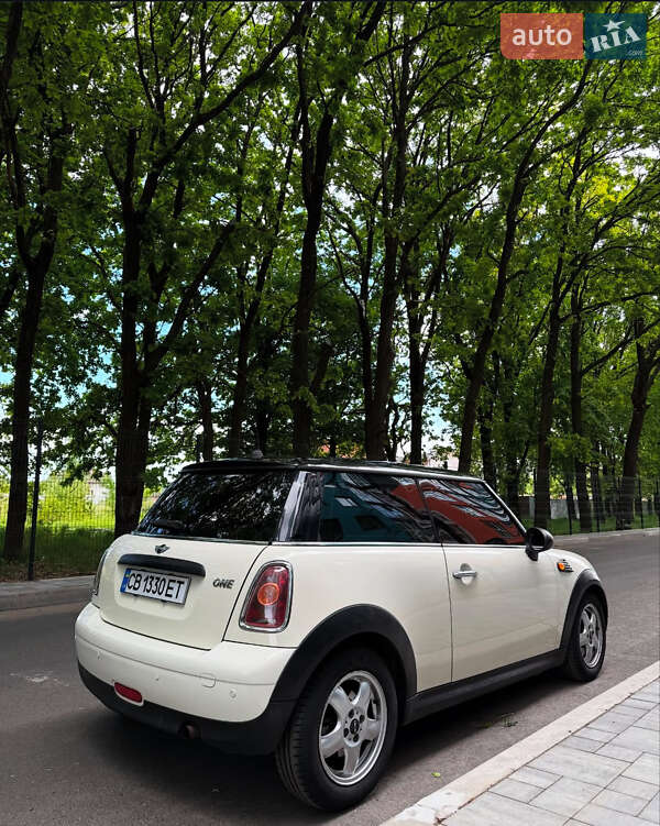 Хэтчбек MINI Hatch 2009 в Чернигове