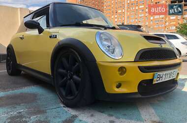 Хэтчбек MINI Hatch 2005 в 