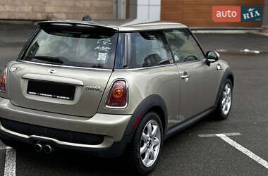 Хэтчбек MINI Hatch 2010 в 