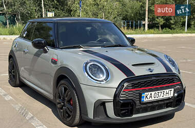 Хэтчбек MINI Hatch 2022 в Киеве