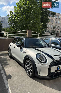 Хэтчбек MINI Hatch 2021 в Киеве