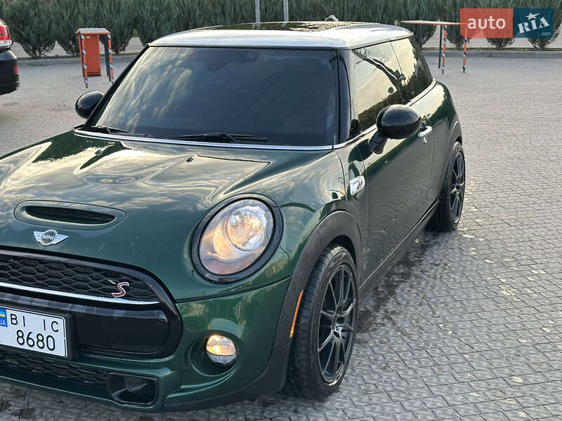 Хэтчбек MINI Hatch 2015 в Полтаве