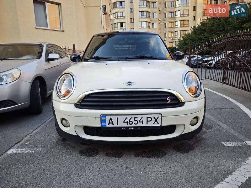 Хэтчбек MINI Hatch 2010 в 