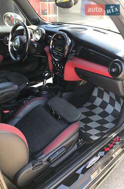 Хетчбек MINI Hatch 2015 в 
