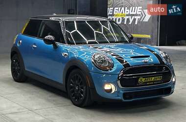 Хэтчбек MINI Hatch 2015 в Черновцах