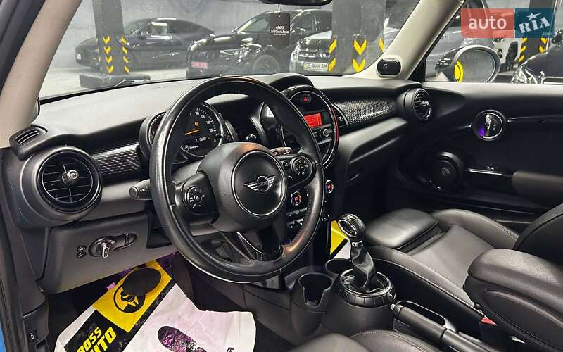 Хэтчбек MINI Hatch 2015 в Черновцах
