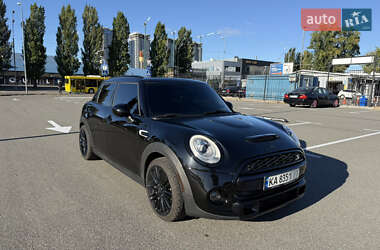 Хэтчбек MINI Hatch 2015 в Киеве