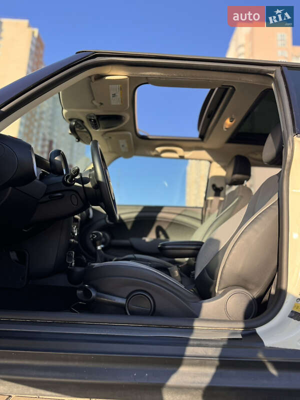 Хетчбек MINI Hatch 2011 в Києві