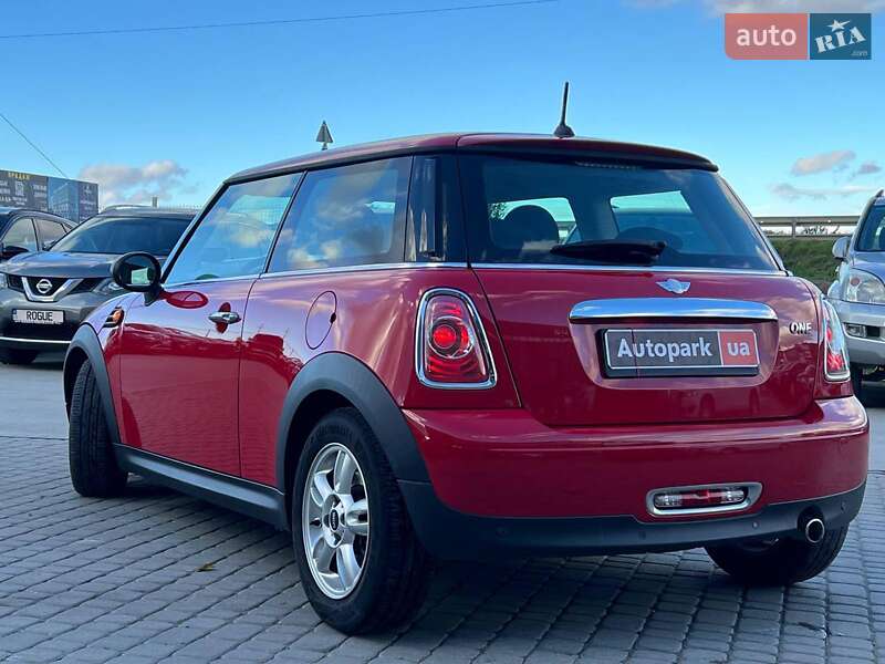 Хетчбек MINI Hatch 2013 в Львові