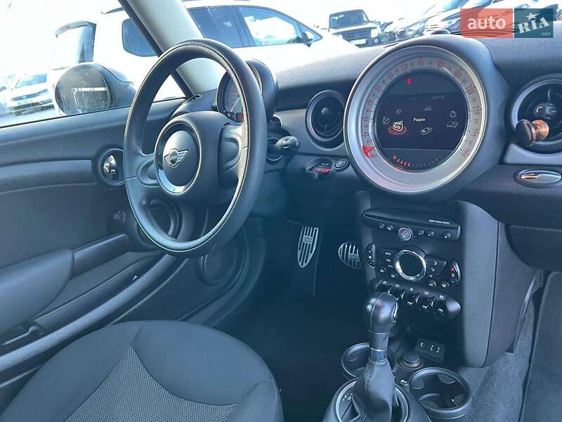 Хетчбек MINI Hatch 2013 в Львові