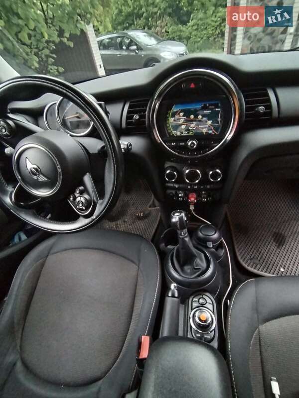 Хетчбек MINI Hatch 2015 в Борисполі