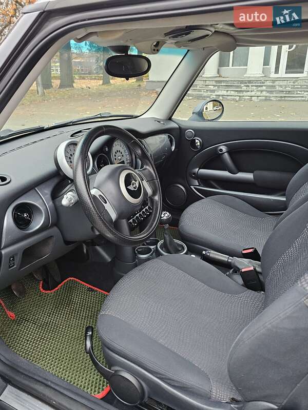 Хэтчбек MINI Hatch 2004 в Киеве фото 12 Хэтчбек MINI Hatch 2004 в Киеве